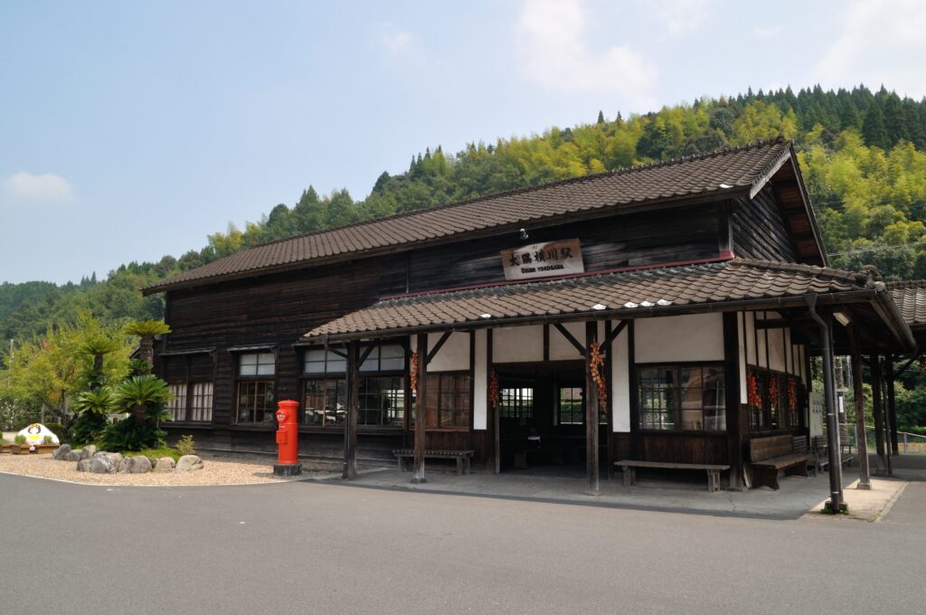 大隅横川駅の駅舎。