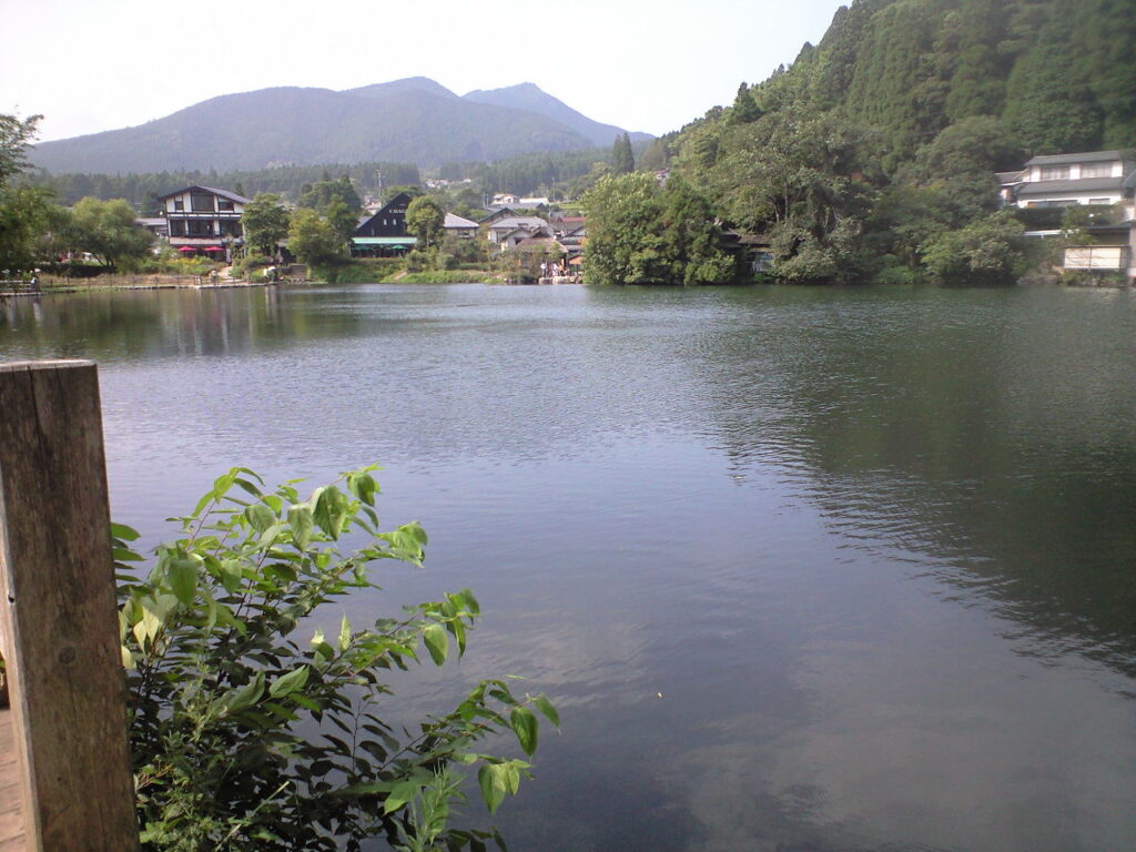金鱗湖。