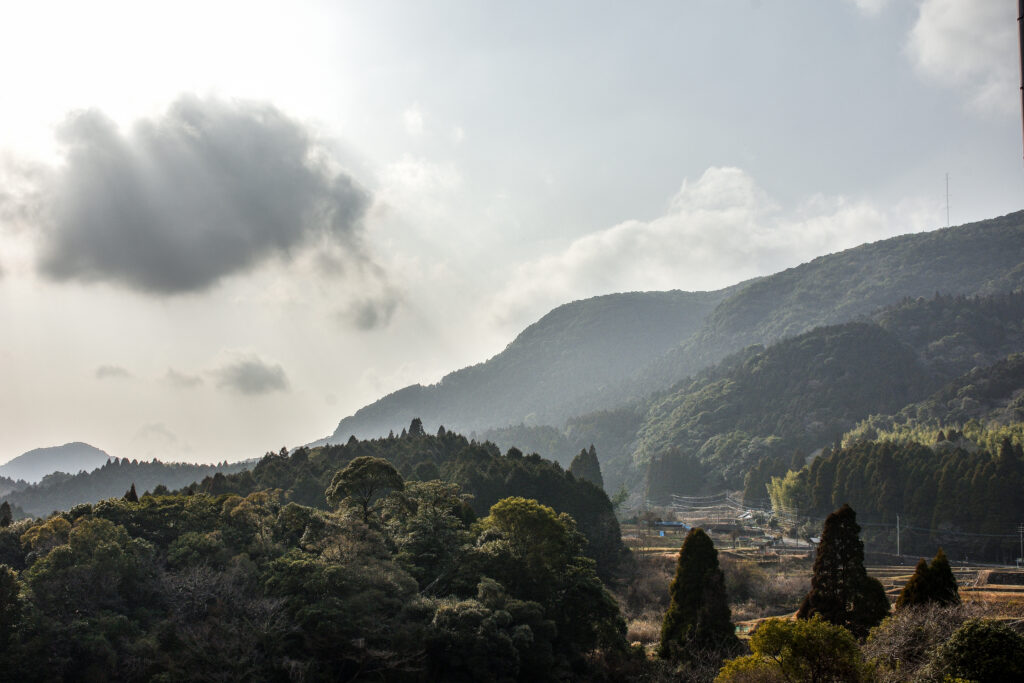 入来峠付近から八重山を見る。